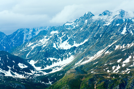 阿尔卑斯山夏季景观