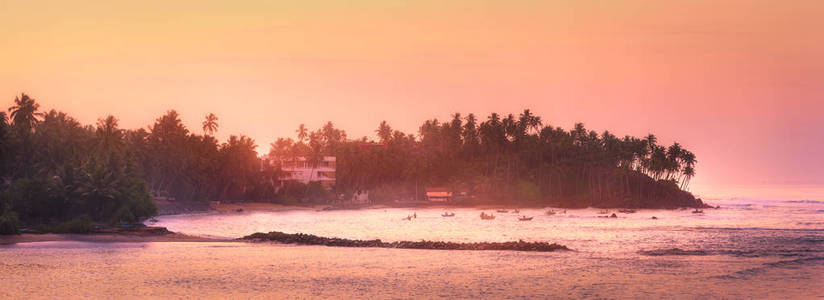 热带海滩的日落
