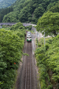 在福岛县夏季只见铁路线