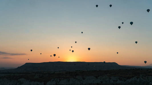土耳其空中热气球剪影