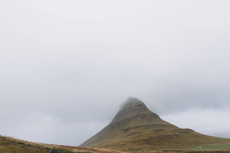 雾 Kirkjufell 山