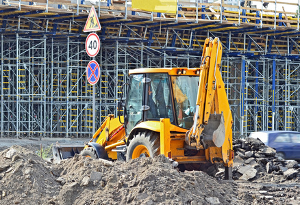 道路施工现场推土机