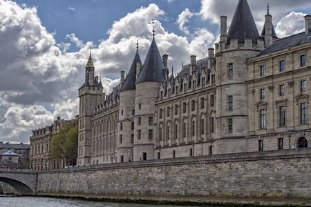 巴黎正义宫 conciergerie 大厦