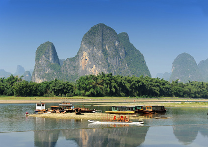 桂林阳朔美丽的喀斯特山地景观