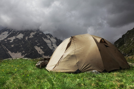 山中的帐篷