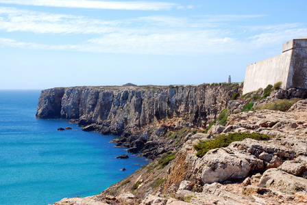 葡萄牙萨格尔附近海岸的巨大悬崖