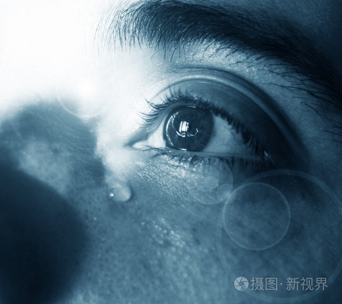 悲伤的眼睛