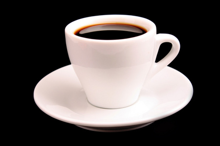 在黑咖啡上分离出一杯黑色芳香咖啡