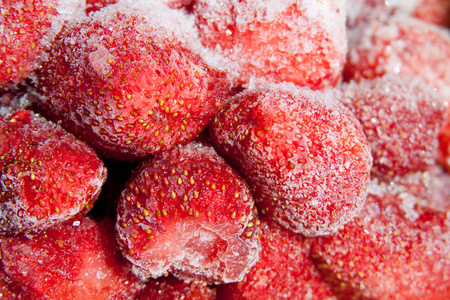 冰冻草莓的特写