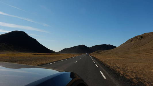 岛屿中部的宇宙景观道路, 冰岛