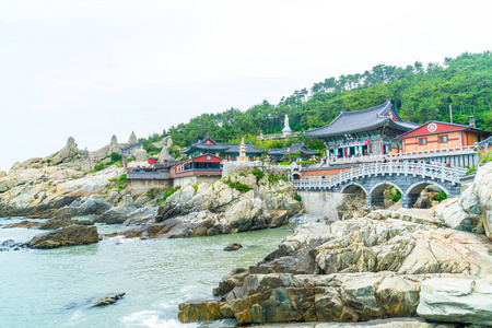 美丽的建筑在海东龙宫寺坐在