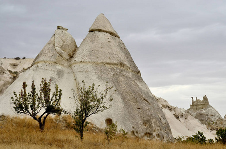 著名 Cappadocian 地标火山的岩石形成与洞房子里面, 爱谷, 土耳其, 中央 Anantolia, 欧洲