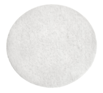 一个圆形棉化妆品垫，白色上孤立