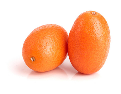 金桔或孤立在白色背景上的金橘关闭