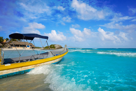 图卢姆加勒比海滩船在里维埃拉玛雅