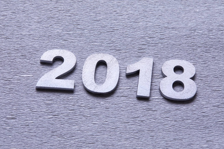 银色装饰数字形成数字 2018, 新年概念