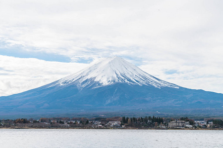 在日本河口湖湖山富士 San