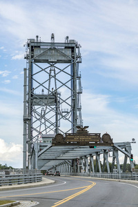 Piscataqua 河上的纪念桥, 在朴茨茅斯, w