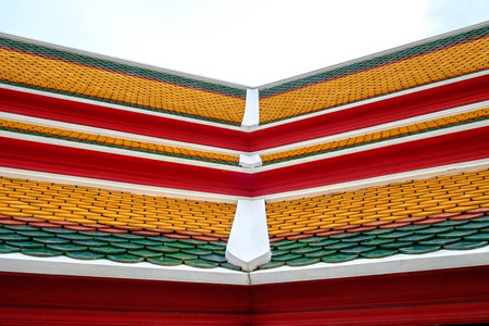 屋顶佛寺是复杂在曼谷，泰国的佛教寺院