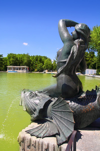 马德里 sirena 讲习佩斯美人鱼雕像在丽池