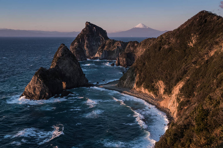 Sengamon 岩石 富士山和日本海冬天看到从静冈县伊豆市