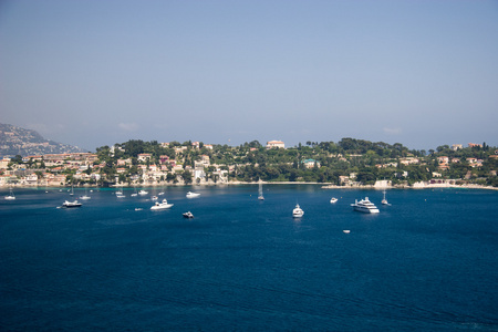 法国蔚蓝海岸泻湖与豪华游艇图片