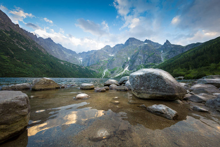 海湖中塔特拉山，波兰的眼睛