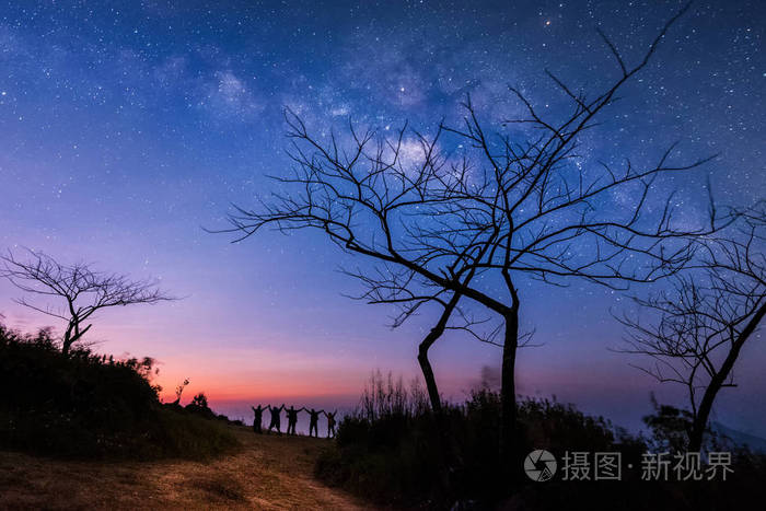 背景与宇宙.夜风景.旅行自由概念
