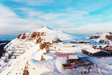 Mannlichen 山和旅游胜地在冬天瑞士阿尔卑斯