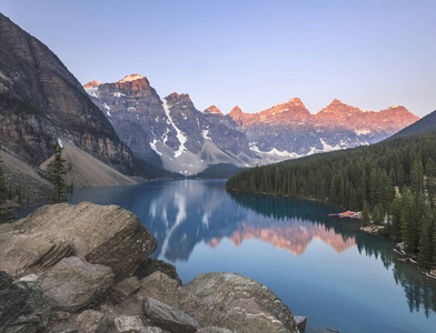 加拿大班芙国家公园 冰碛湖