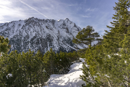 Slavkovsky 峰在美丽的冬日风光。高 Tatra Mounta