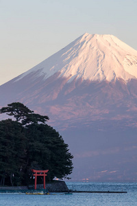 富士山和日本海冬天看到从静冈县伊豆市