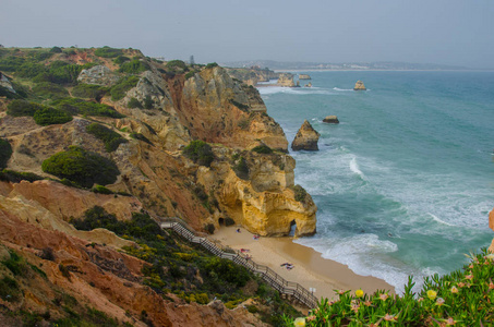在葡萄牙拉各斯附近做卡米洛雷耶斯罗德里格斯海滩的小桑迪。
