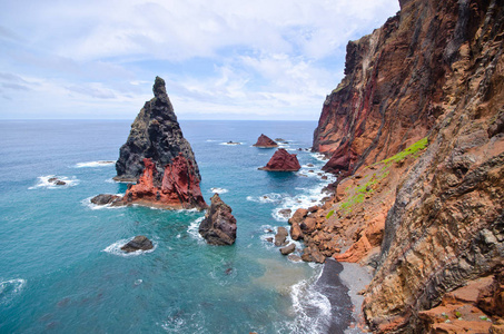 蓬 de 洛伦索半岛马德拉岛的悬崖