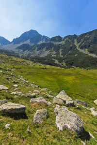 保加利亚 Pirin 山 Begovitsa 河谷景观及齿峰