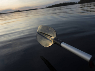 桨的特写, 森林的湖, 安大略, 加拿大