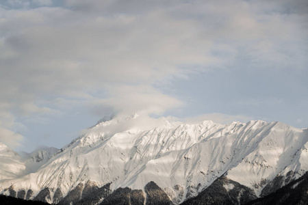 冬季山巅白雪索契