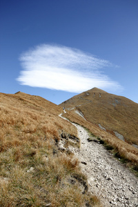 山，特拉波兰