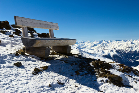 工作台顶部在阿尔卑斯山的冰山一角