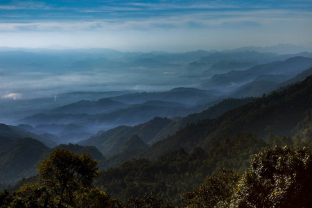 khang 最受欢迎的冬季 trave 山层场景