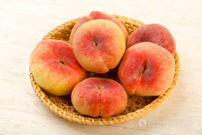 甜多汁的桃子