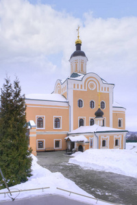 摩棱斯克市。圣三位一体修道院教堂
