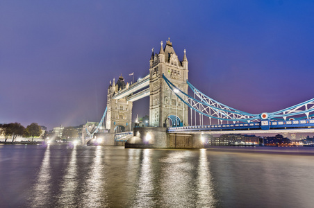 在伦敦，英国的伦敦塔桥