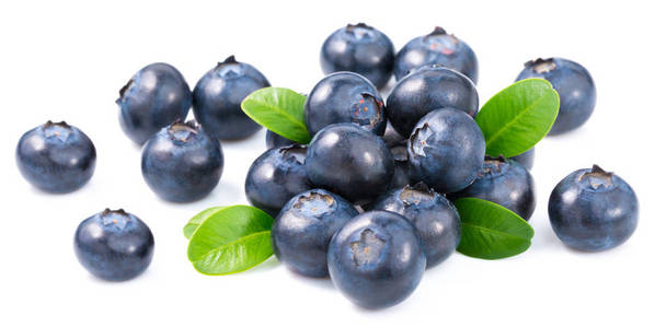 蓝莓隔离在白色