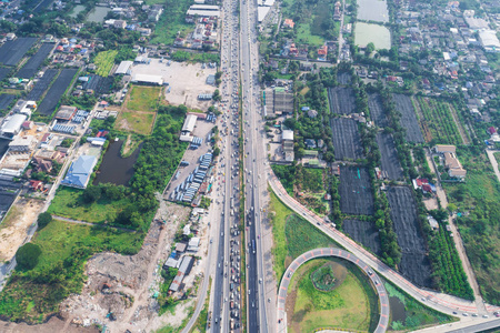 以上交通路口农村公路带车绿树, 绿色交通理念