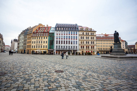 在德累斯顿, 萨克森, Germa 的 Neumarkt 广场五颜六色的建筑