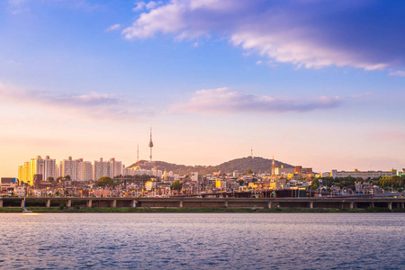 美丽首尔市白天汉江和首尔 N 汉城大厦, 韩国