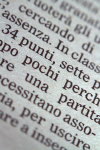 在报纸上的意大利语单词