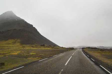 俯瞰群山的道路, 冰岛