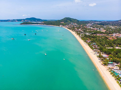 美丽的热带海滩和海的鸟瞰在海岛为旅行和假期的树